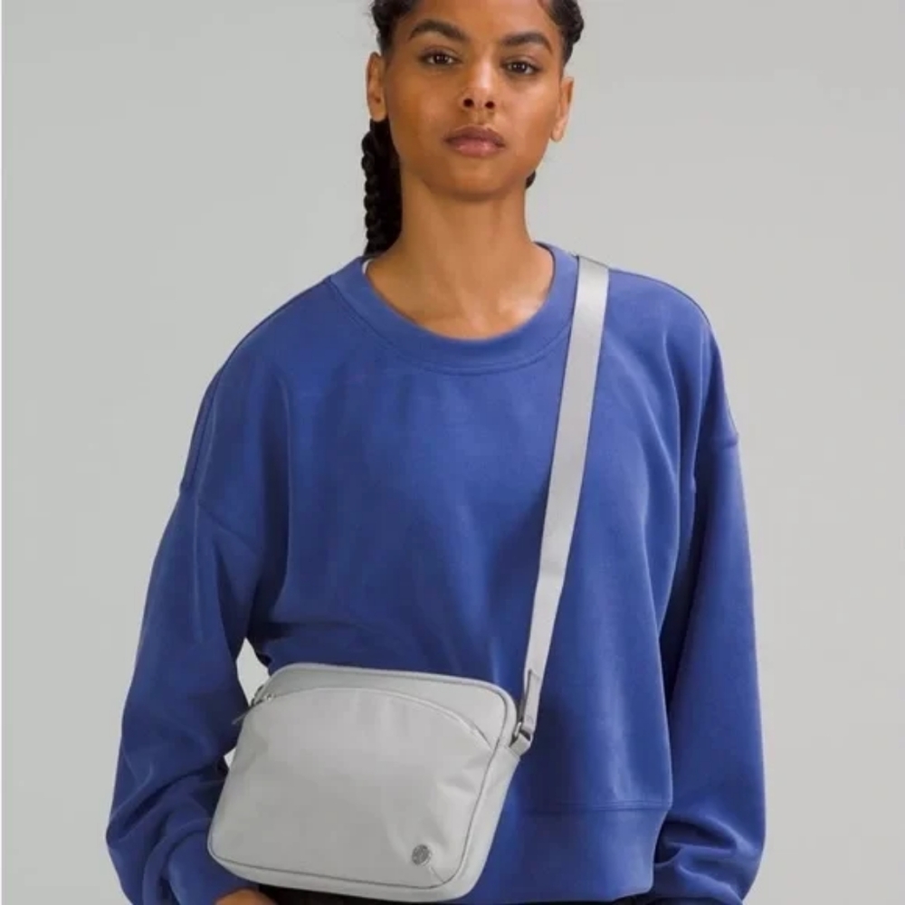 Lululemon City Adventurer Crossbody Bag 2.5L SILVERDROP light silver grey